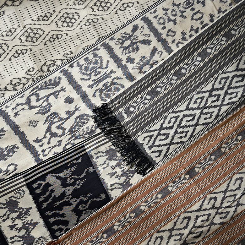 インドネシアの織物イカット 230×115㎝ ［ネイビー］ | インテリア雑貨