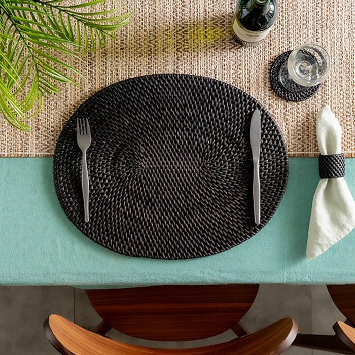 洗練された空間を作るプレースマット