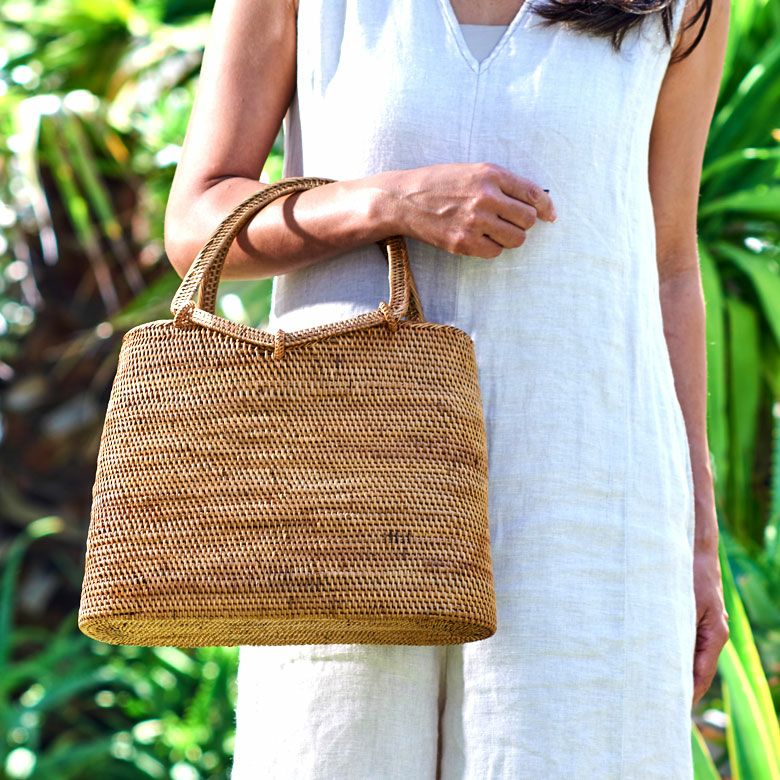 バリ島の天然素材アタで編まれたナチュラルカゴバッグ | インテリア