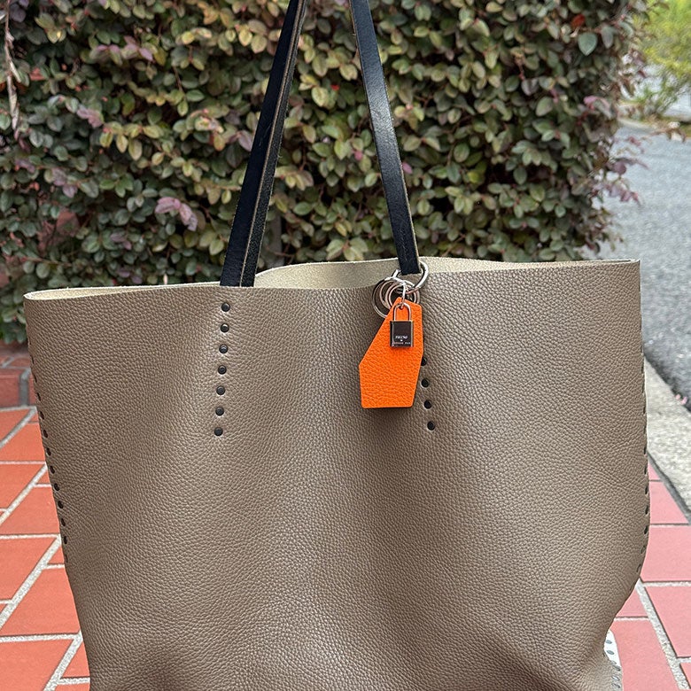 Payung 7th Anniversary 限定カラビナキーチャーム オレンジ×シルバー
